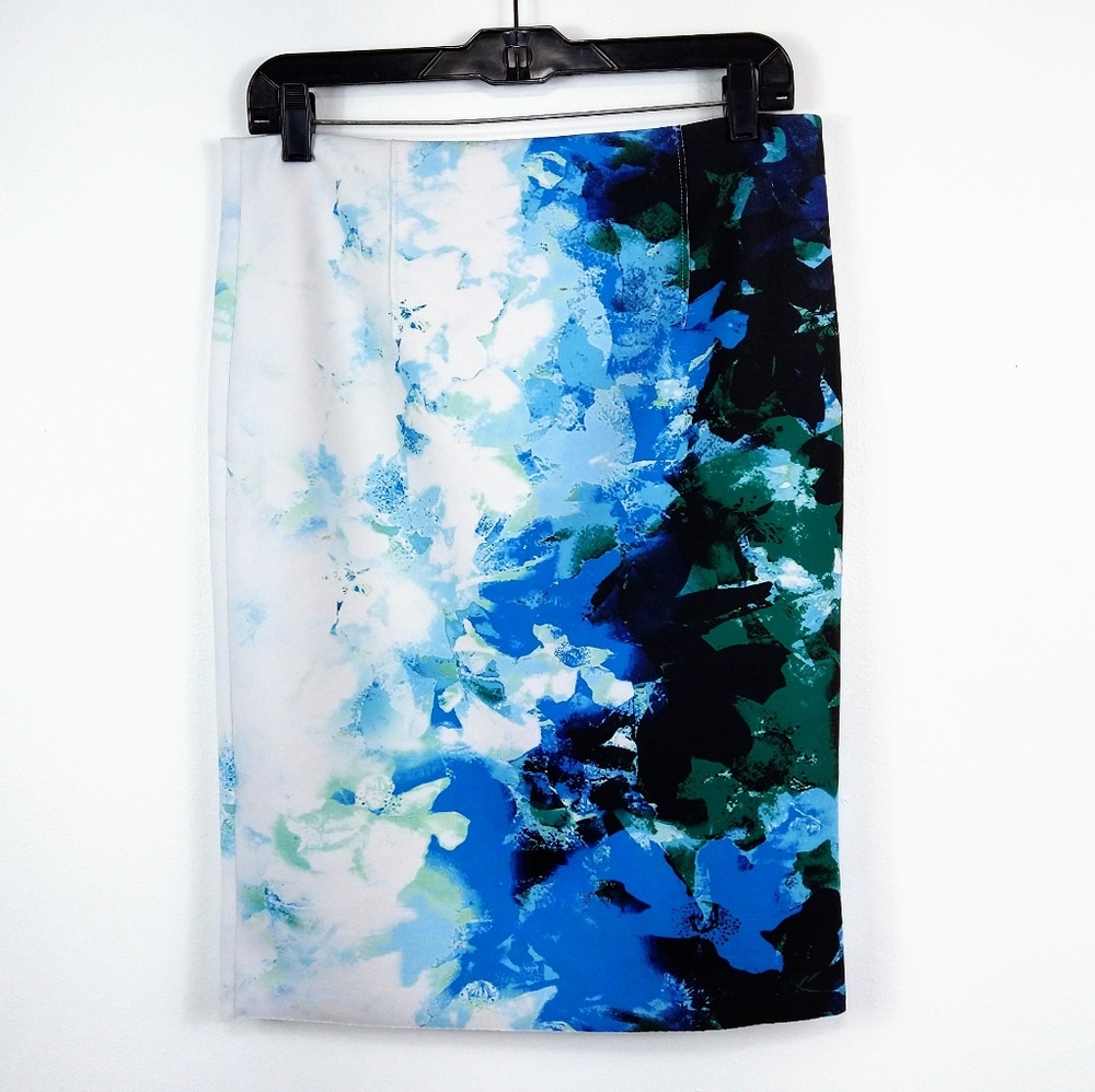 Sold T TAHARI "LEYLA" Floral Pencil Skirt Size 8